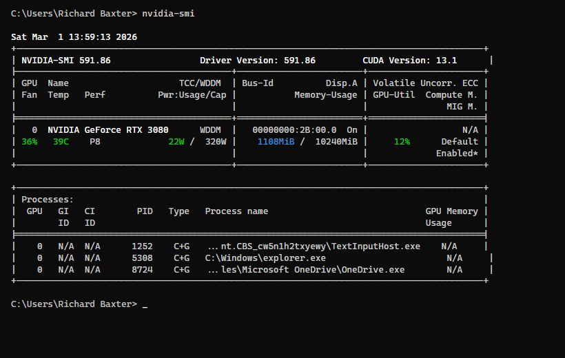 Imagen 2: salida de terminal de nvidia-smi confirmando que la RTX 3080 es reconocida con CUDA 13.1 disponible